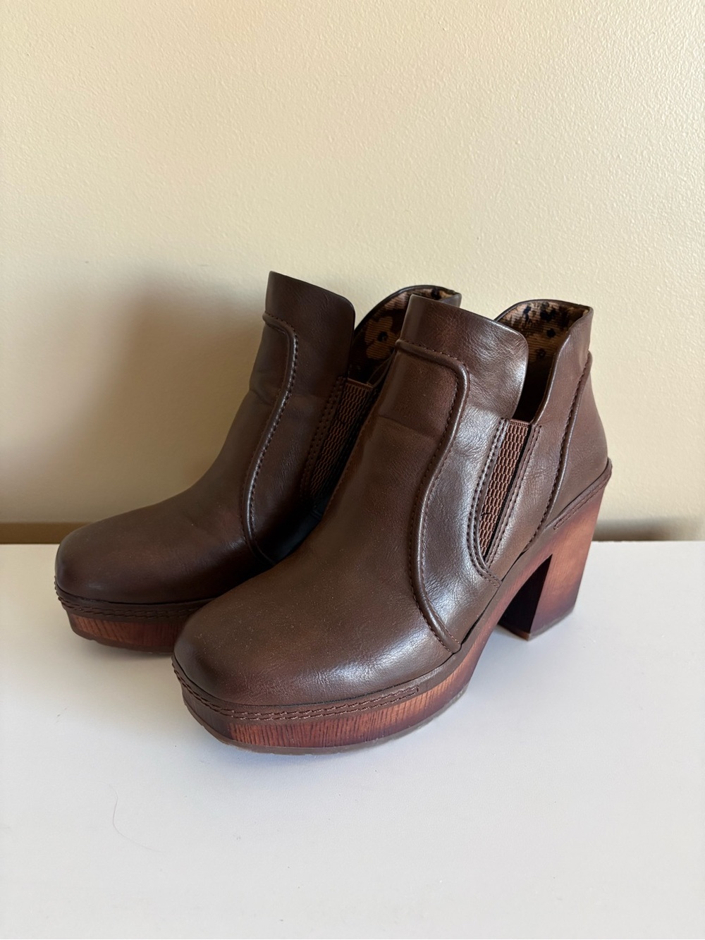 Korks Women’s Robin Platform Brown Ankle Boots Size 6.5